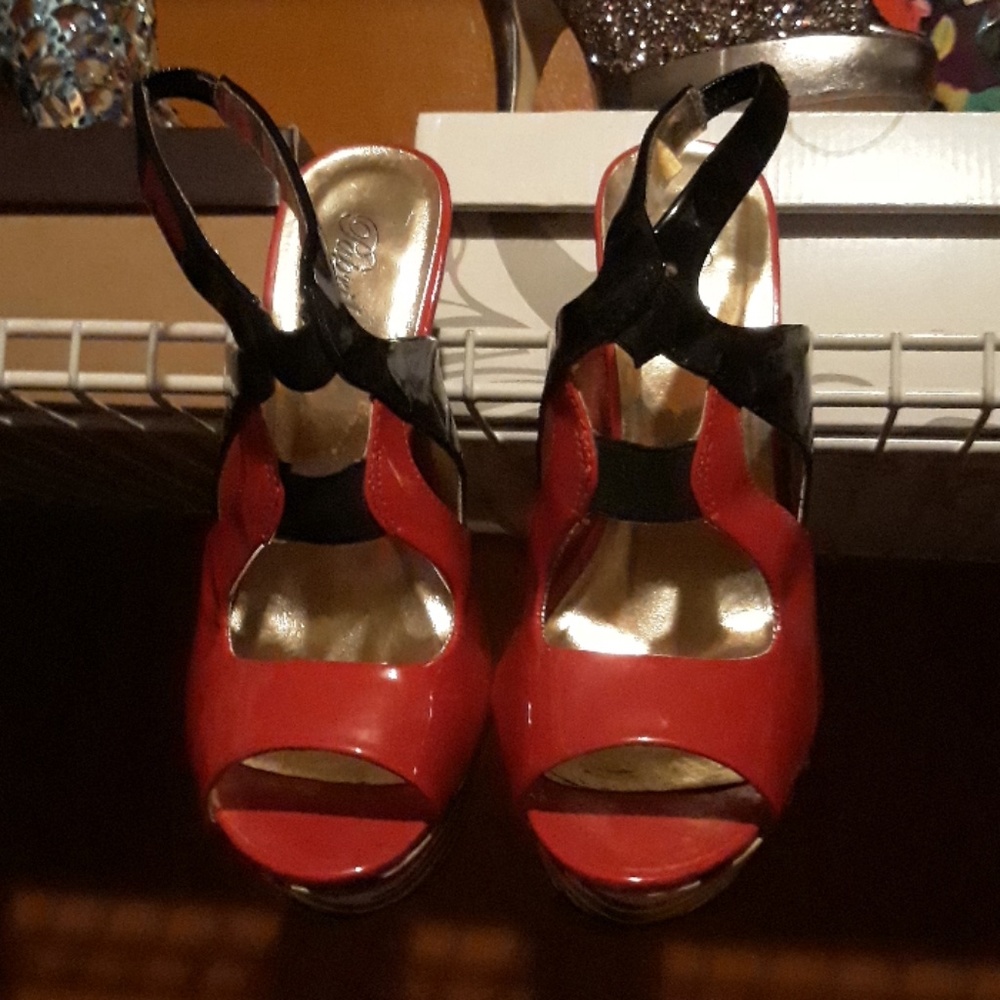 Shoes - Picture 4 of 4